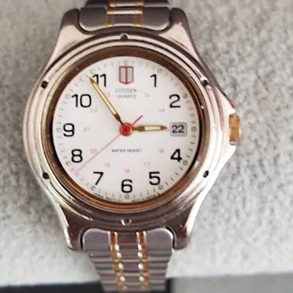 Citizen Women's Watch Silver Tone with Gold Tone Accents Fresh‎ Battery - Picture 1 of 7